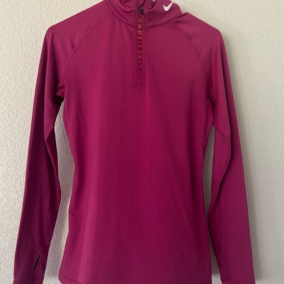 Nike Livestrong Dri Fit pullover - Picture 2 of 10